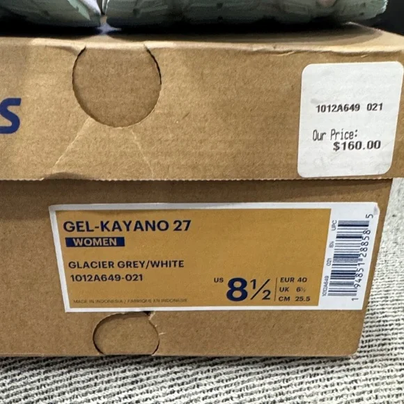 ASICS Gel-Kayano 27 Women's Sneakers - Light Gray and White - Picture 2 of 7